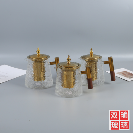 Hammer patterned round oil pot